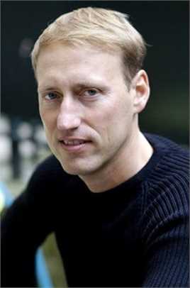 超级女特工Garde entrée hopital