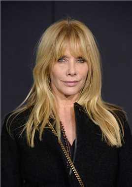 捍卫入侵者的扮演者是罗赞娜·阿凯特