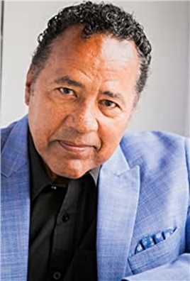 黑色闪电Reverend Ernest Hall