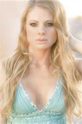 7500航班Christine Jones