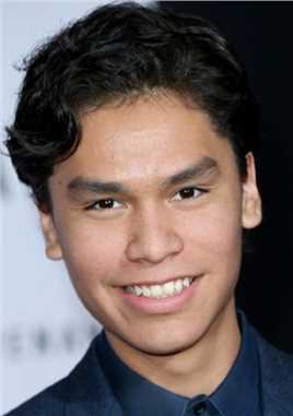 血量子Joseph的扮演者是福勒斯特·古德勒克