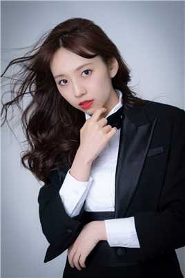 残美美丽的女人