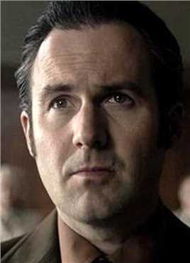 汉娜的驱魔Father Cunningham