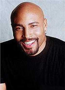 恐怖异形入侵的扮演者是Mathew St. Patrick