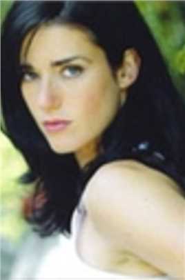 工厂女孩Emma Shingle