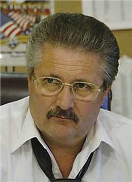 变形金刚Maitre d' (uncredited)