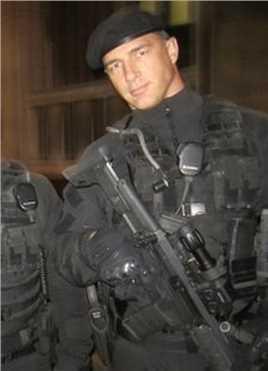 变形金刚KSI Guard (as Peter A. Kelly)