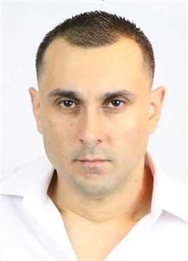 变形金刚Silver Suit Man (uncredited)