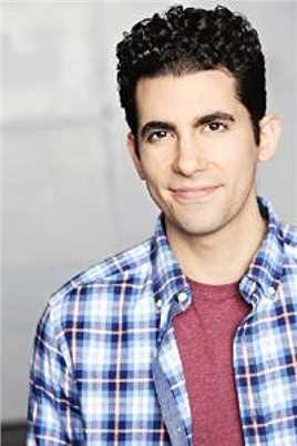 变形金刚年轻时的西蒙探员