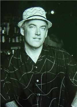 被涂污的鸟Homeless Man