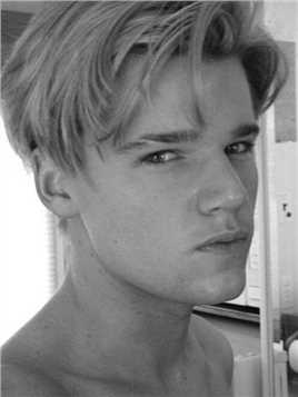 小姐好白Party Boy (Russ)