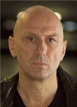 巴黎危机Arresting Police Officer