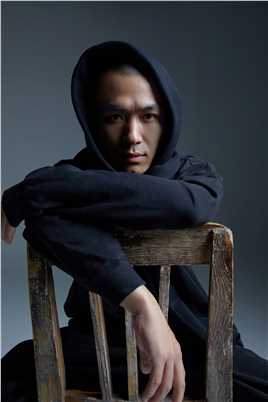 戏隐江湖邹四维