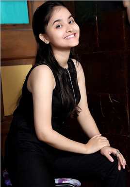 嗝嗝老师的扮演者是雷伊·舒克拉