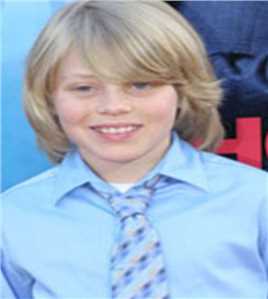 橡皮轮胎杀手的扮演者是德文·布洛楚