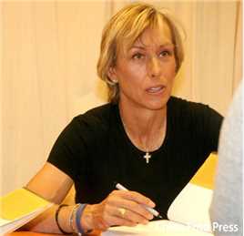 天才之击玛蒂娜·纳芙拉蒂洛娃