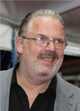 兄弟连Dutch Farmer in Barn