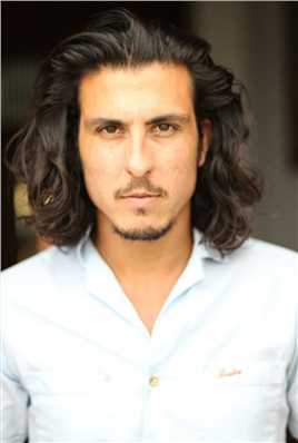 勇敢者游戏2：再战巅峰穿制服的人