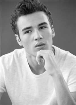 死亡占卜:恶灵始源演员