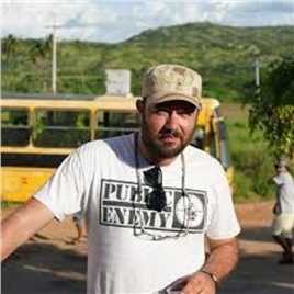 巴克劳儒利亚诺·多赫内利斯