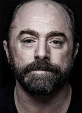 终点站的扮演者是Brendan Clearkin