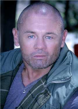 禁闭岛Head Security Guard (uncredited)