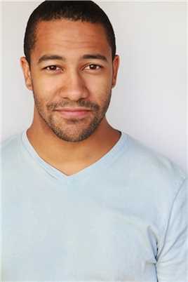 禁闭岛Orderly Chopping Wood (uncredited)