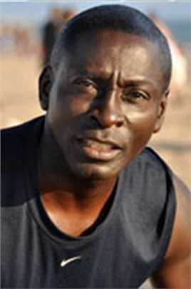 落魄大厨Inez Chauffeur (uncredited)