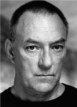 沉默的证人的扮演者是John McGlynn