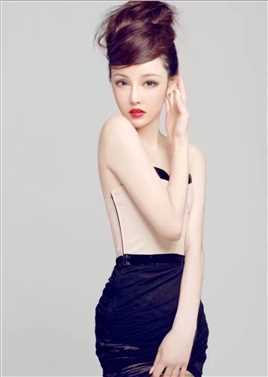 异兽来袭施露露