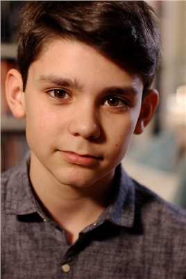 加勒比海盗5：死无对证Young Henry