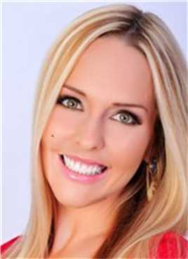 顽石之拳Blonde Groupie Girlfriend to Pachanga Lopez