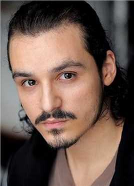 夺命三头鲨Howard