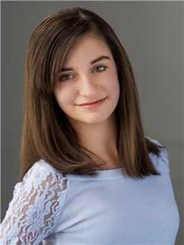 鬼娃的诅咒年轻的妮卡