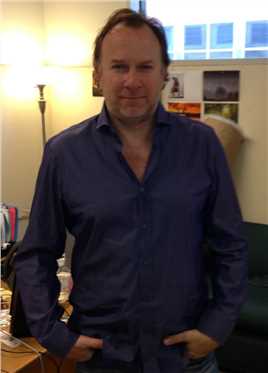 炸天女郎第一季Dan Kaplow