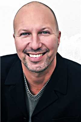 安尼亚拉号的扮演者是Jamil Drissi