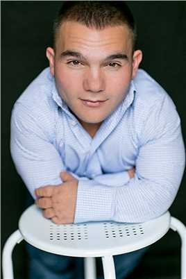 零异频道第三季的扮演者是林登·波尔科