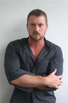 人皮交易Russian Stud