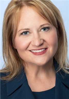 继承Lawyer in Hallway