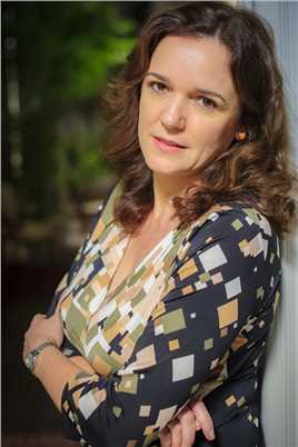 异样姐妹桑德拉·科维洛尼