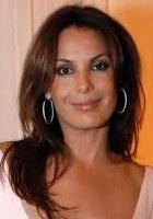 异样姐妹卡罗丽娜·费拉兹