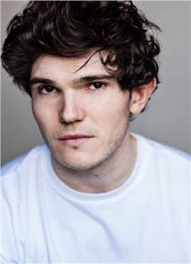 都柏林动物的扮演者是Fra Fee