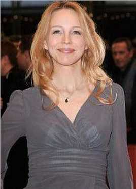 不明身份Immigration Officer