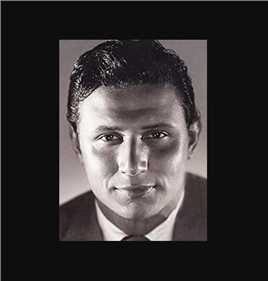 大叔花样游泳队Demonstrator