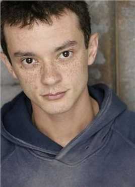 留级之王呆滞的哥哥