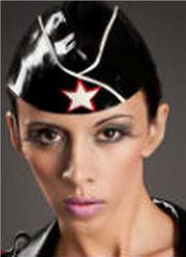 冰上的比基尼女孩的扮演者是Kerri Taylor