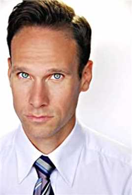 冰上的比基尼女孩的扮演者是Matt Turner