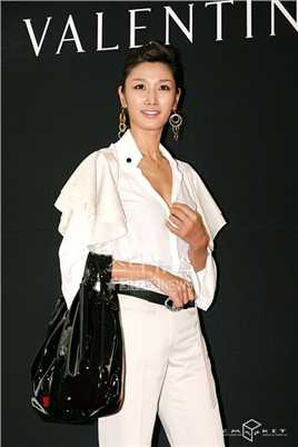 白色：诅咒的旋律总裁