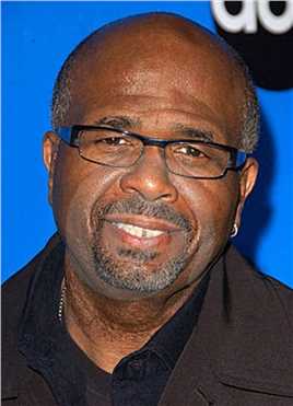 旅馆大堂对面Custodian