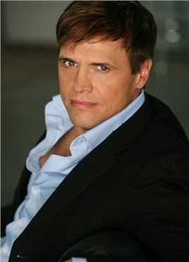 刁蛮公主的扮演者是Brent Barrett